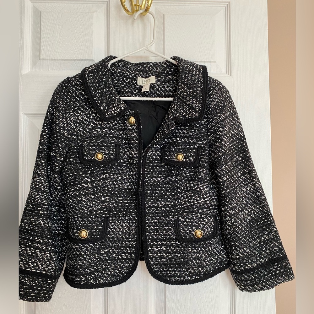 Like new Ann Taylor Loft blazer either gold hardware